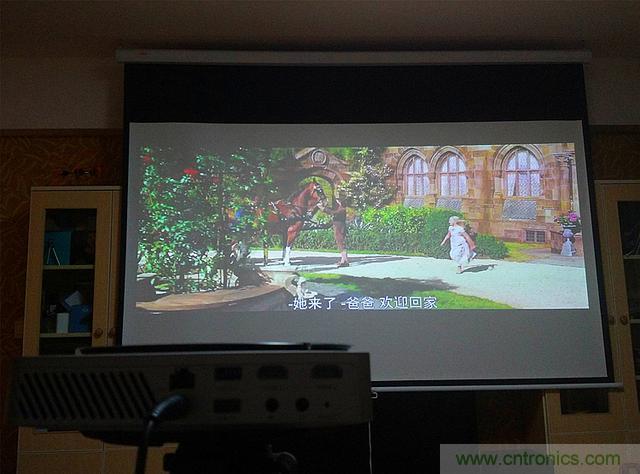 無屏電視時代已然來臨，客廳你做好準(zhǔn)備了嗎？