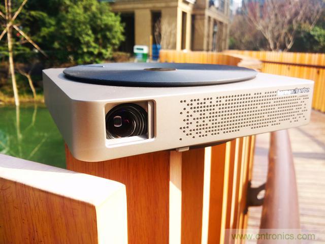 無屏電視時代已然來臨，客廳你做好準(zhǔn)備了嗎？