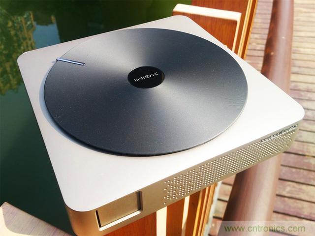 無屏電視時代已然來臨，客廳你做好準(zhǔn)備了嗎？