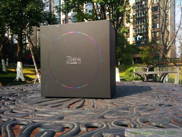 無屏電視時代已然來臨，客廳你做好準(zhǔn)備了嗎？