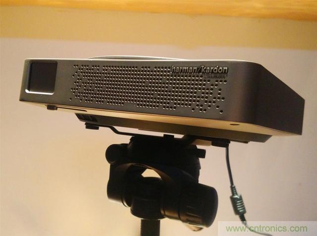 無屏電視時代已然來臨，客廳你做好準(zhǔn)備了嗎？