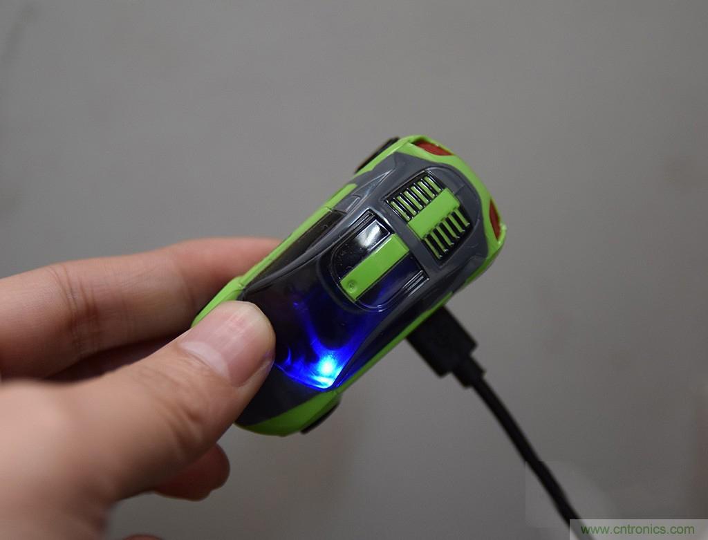 虛擬與現(xiàn)實(shí)相結(jié)合的飛車游戲，讓你體驗(yàn)速度與激情的碰撞！