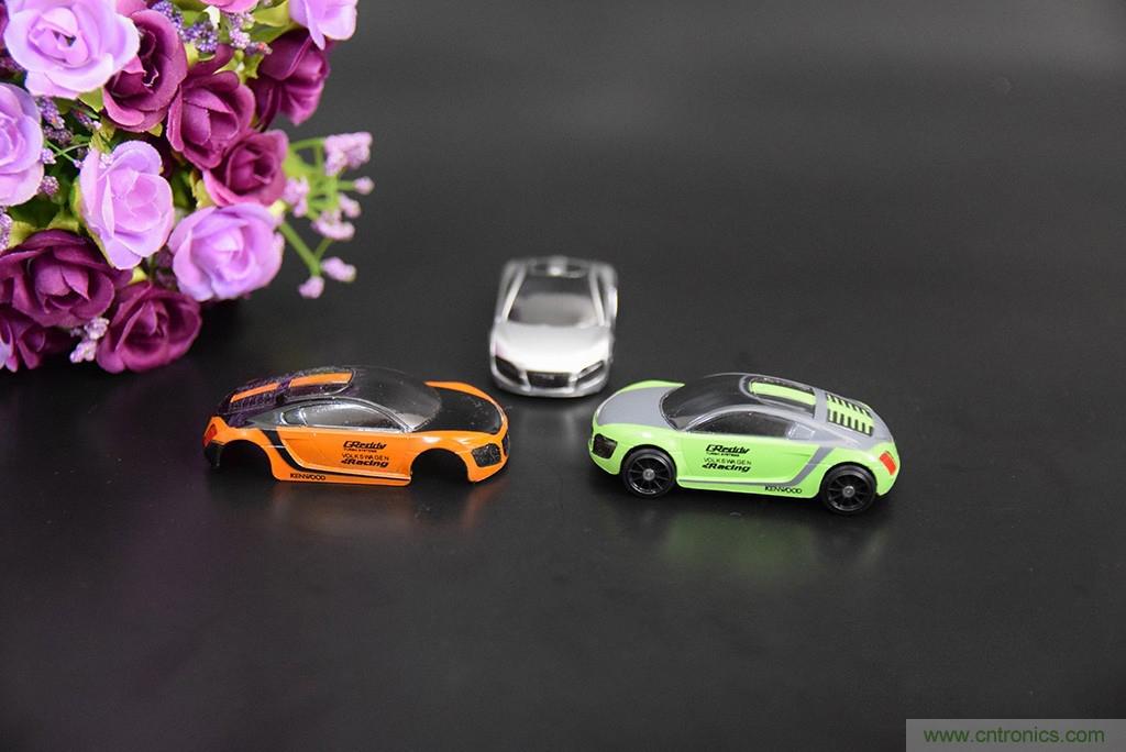 虛擬與現(xiàn)實(shí)相結(jié)合的飛車游戲，讓你體驗(yàn)速度與激情的碰撞！