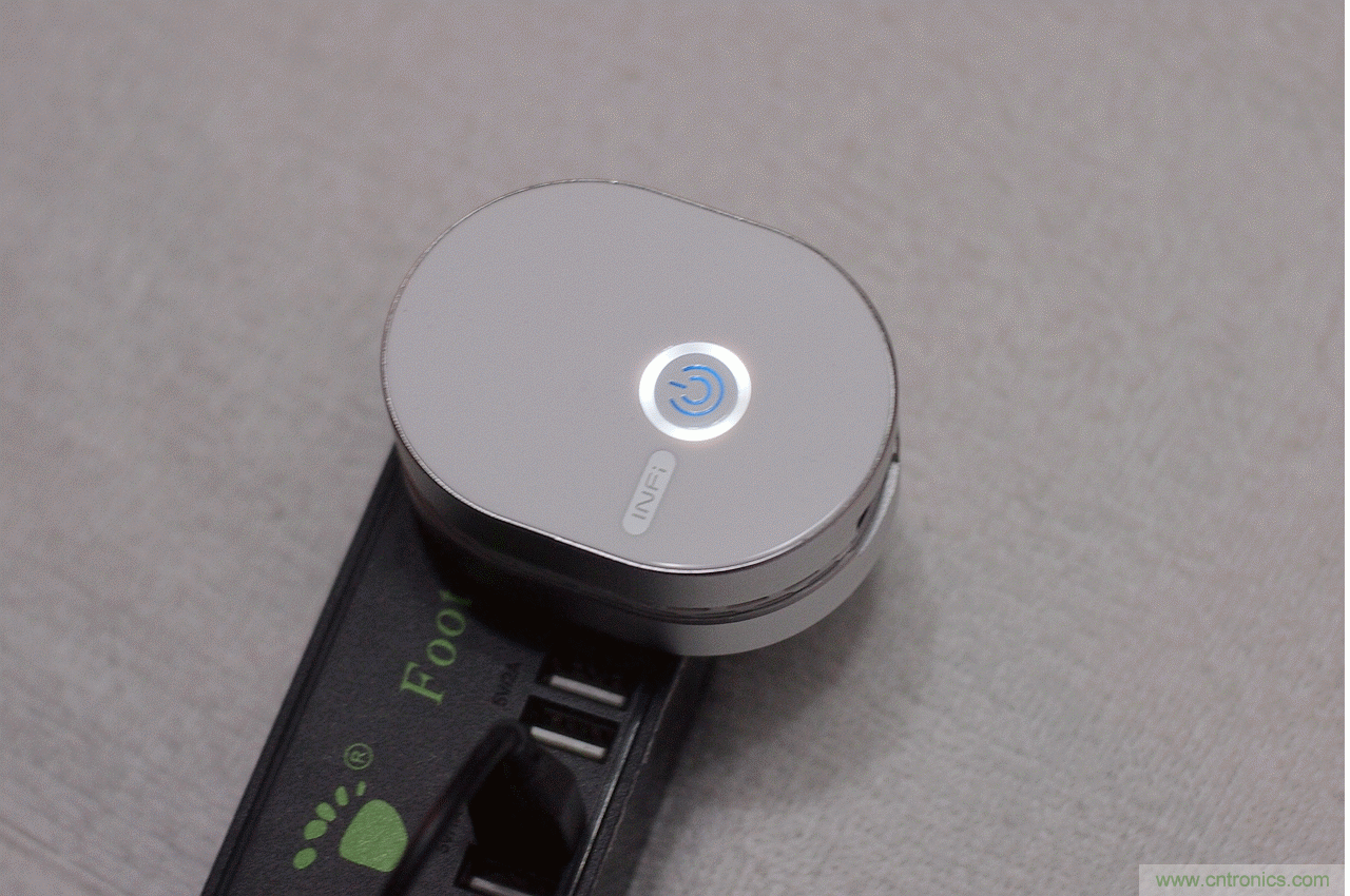 路由器也跟風(fēng)玩分體設(shè)計(jì)，你咋不上天呢？