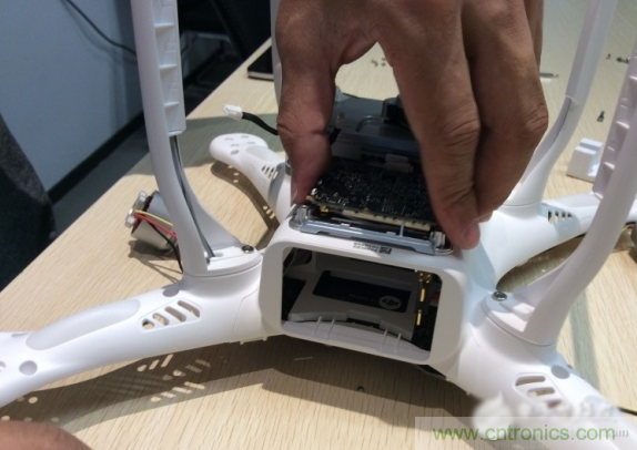 真飛機(jī)拆不著，那就來拆拆無人機(jī)“鼻祖”大疆吧！