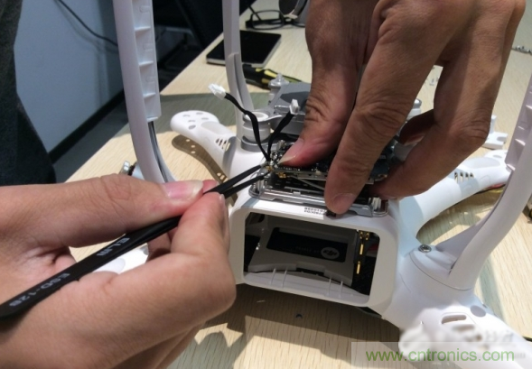 真飛機(jī)拆不著，那就來拆拆無人機(jī)“鼻祖”大疆吧！