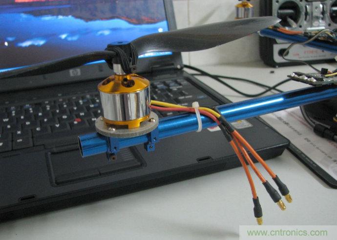 無人機 DIY 制作全過程，酷得不要不要的！