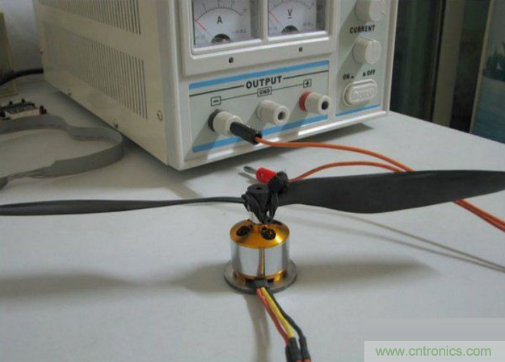 無人機 DIY 制作全過程，酷得不要不要的！
