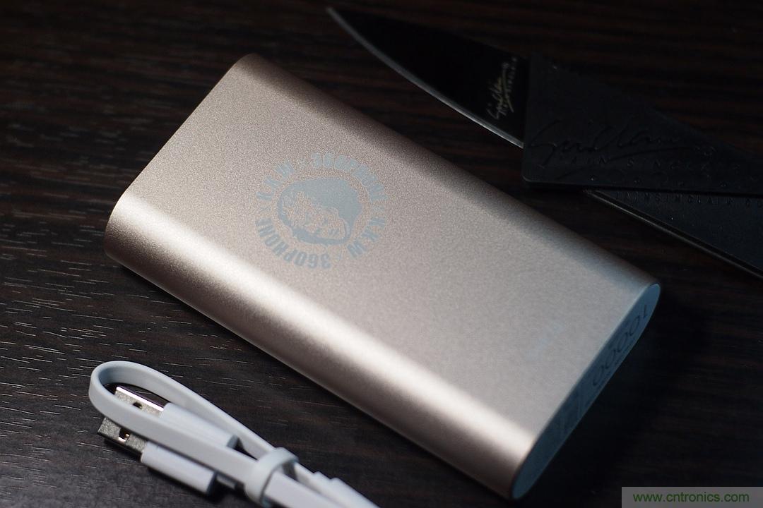 移動電源也玩雙引擎？快到你想象不到