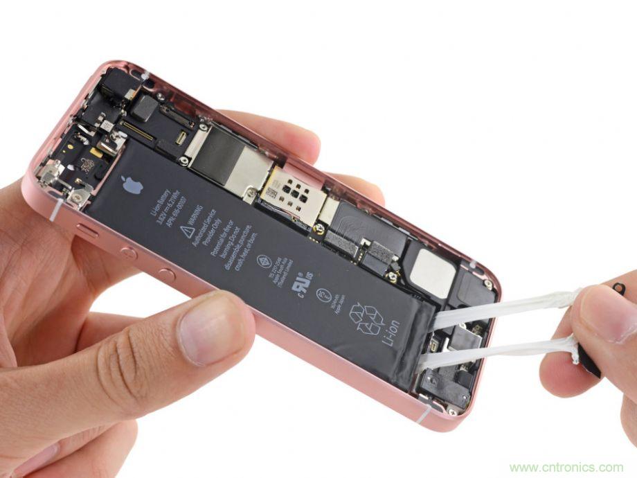 有什么地方?jīng)]有變？iPhone SE真機(jī)拆解