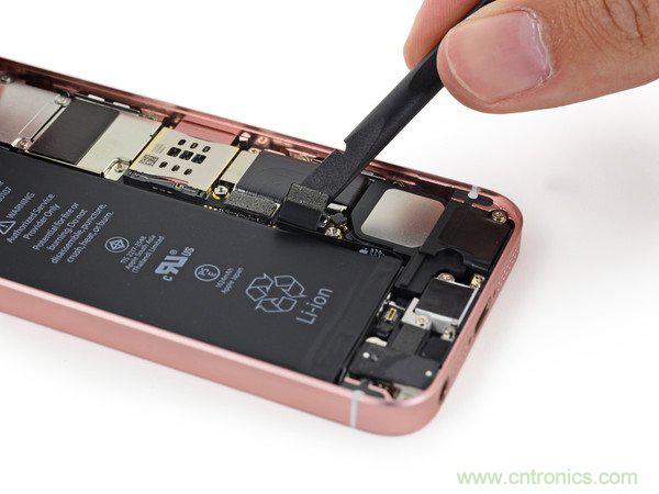 有什么地方?jīng)]有變？iPhone SE真機(jī)拆解