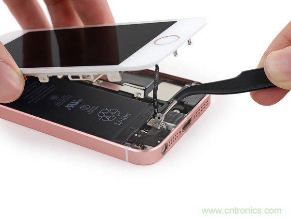 有什么地方?jīng)]有變？iPhone SE真機(jī)拆解
