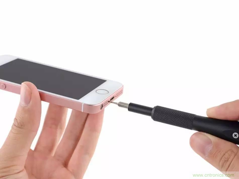 有什么地方?jīng)]有變？iPhone SE真機(jī)拆解