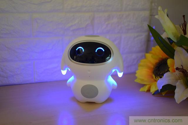 “爸爸再不陪我，我就長大了”——小騰機(jī)器人