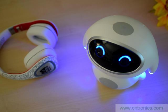 “爸爸再不陪我，我就長大了”——小騰機(jī)器人