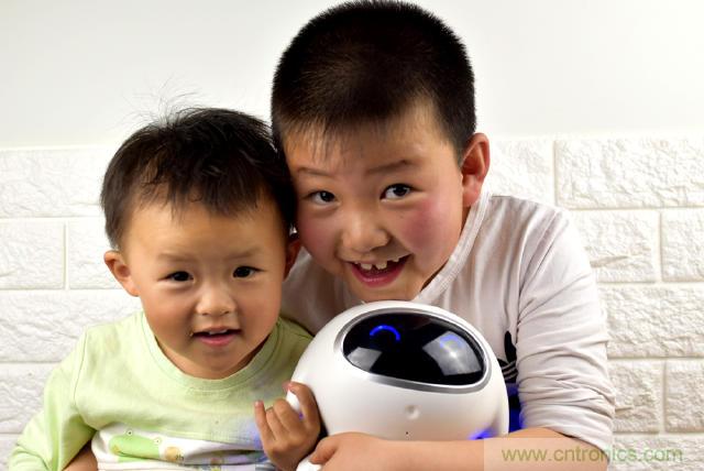 “爸爸再不陪我，我就長大了”——小騰機(jī)器人