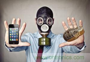 手機(jī)成“手雷”？ 專家：無(wú)證據(jù)證明輻射致癌