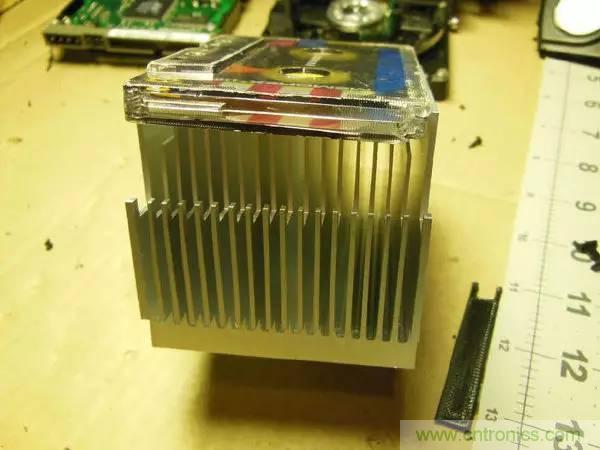 廢舊收音機(jī)如何變身成酷炫機(jī)器人？