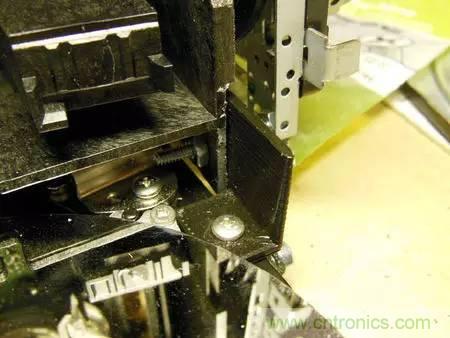 廢舊收音機(jī)如何變身成酷炫機(jī)器人？