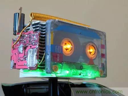 廢舊收音機(jī)如何變身成酷炫機(jī)器人？