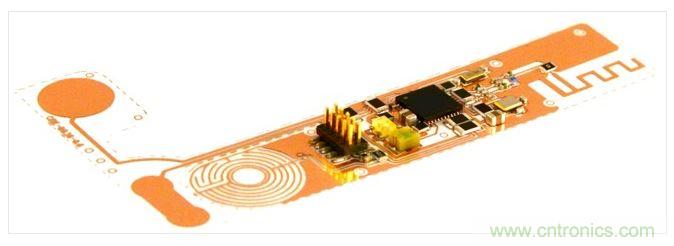 藍(lán)牙傳感器電路：可以折疊成想要的形狀，并用塑料制造出來。