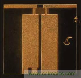 一種毫米波CMOS射頻芯片偶極天線(xiàn)