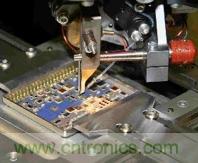 集成電路芯片電極如何引出來？