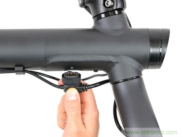 從電池到傳感器，完整拆解小米智能自行車