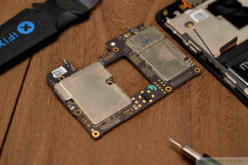 拆解魅族15 Plus：玩轉(zhuǎn)了新概念，但其工藝究竟如何？