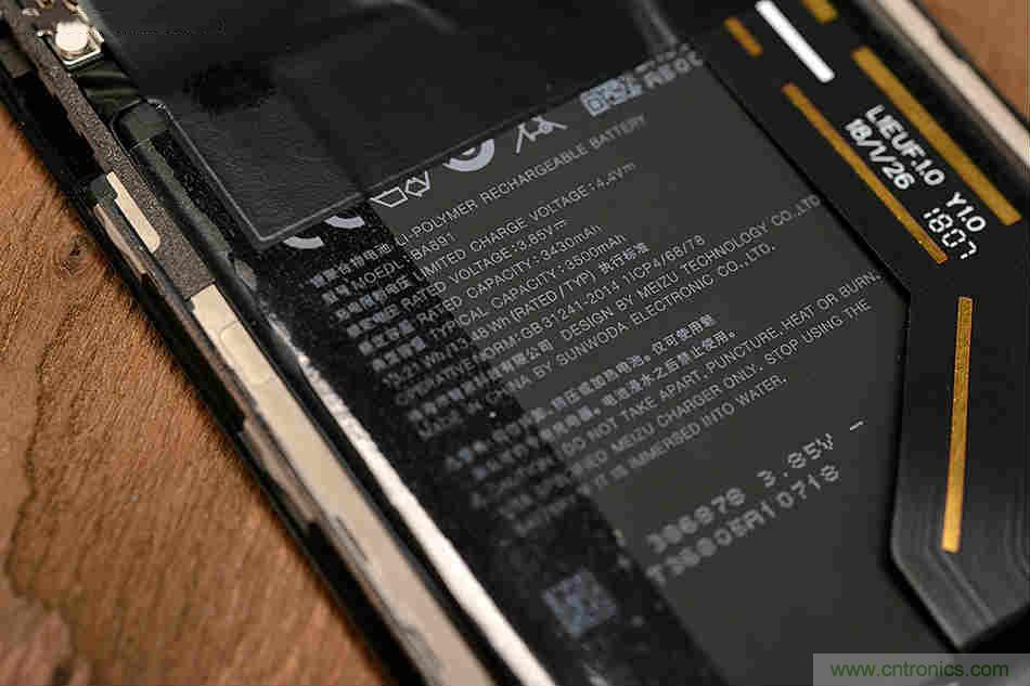 拆解魅族15 Plus：玩轉(zhuǎn)了新概念，但其工藝究竟如何？