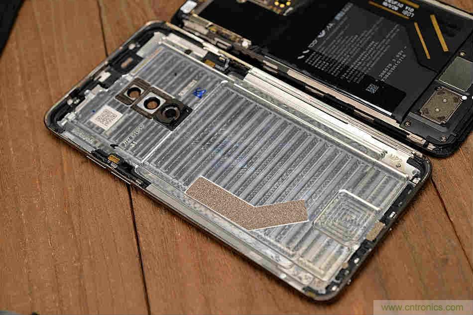 拆解魅族15 Plus：玩轉(zhuǎn)了新概念，但其工藝究竟如何？