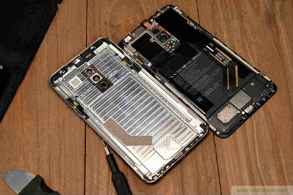 拆解魅族15 Plus：玩轉(zhuǎn)了新概念，但其工藝究竟如何？