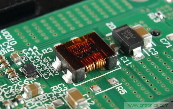 拆解對比：系出同門，小米、紫米無線充電器的差別有多大？