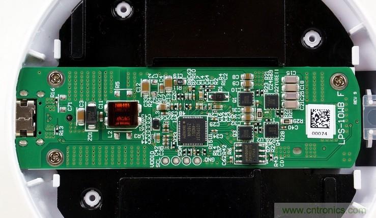 拆解對比：系出同門，小米、紫米無線充電器的差別有多大？