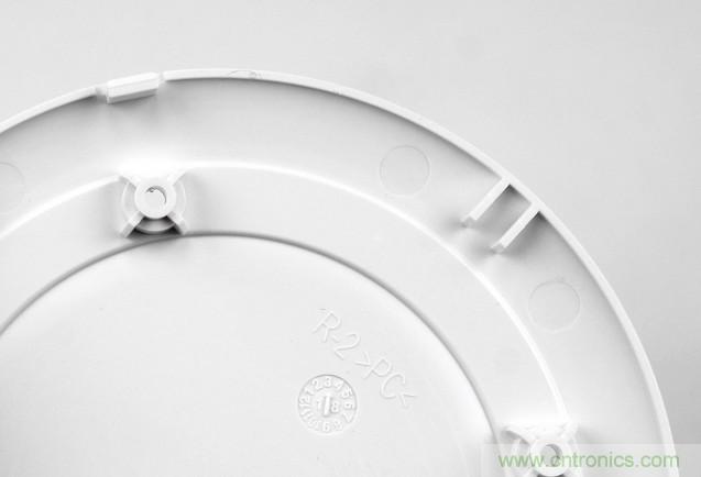 拆解對比：系出同門，小米、紫米無線充電器的差別有多大？