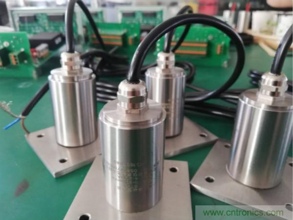 振動傳感器的機電變換原理？主要的分類有哪些？