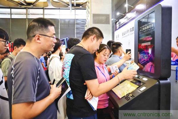 明年再見！“WAIE 2019第四屆上海國際人工智能展覽會暨人工智能產業(yè)大會”完美落幕！