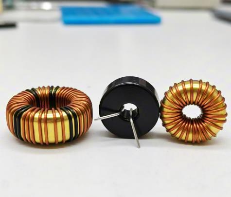 磁珠電感、磁環(huán)電感與色環(huán)電感：電磁濾波世界的三重變奏曲