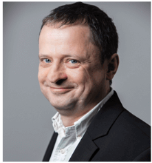 本屆峰會(huì)以 “你好，數(shù)字具身 (Hello, Digital Embodiment)” 為議題，直指下一代AI發(fā)展的核心——如何讓智能體更好地感知并與物理世界交互。屆時(shí)，Arm、西門子、SiPearl、Prophesee、芯原股份、思特威、英諾達(dá)等國內(nèi)外半導(dǎo)體巨頭的掌門人與高管將罕見同臺(tái)，從芯片設(shè)計(jì)、視覺傳感、EDA工具到系統(tǒng)架構(gòu)，共同勾勒千億增量市場的技術(shù)路線與商業(yè)藍(lán)圖。席位緊張，機(jī)遇不容錯(cuò)過。